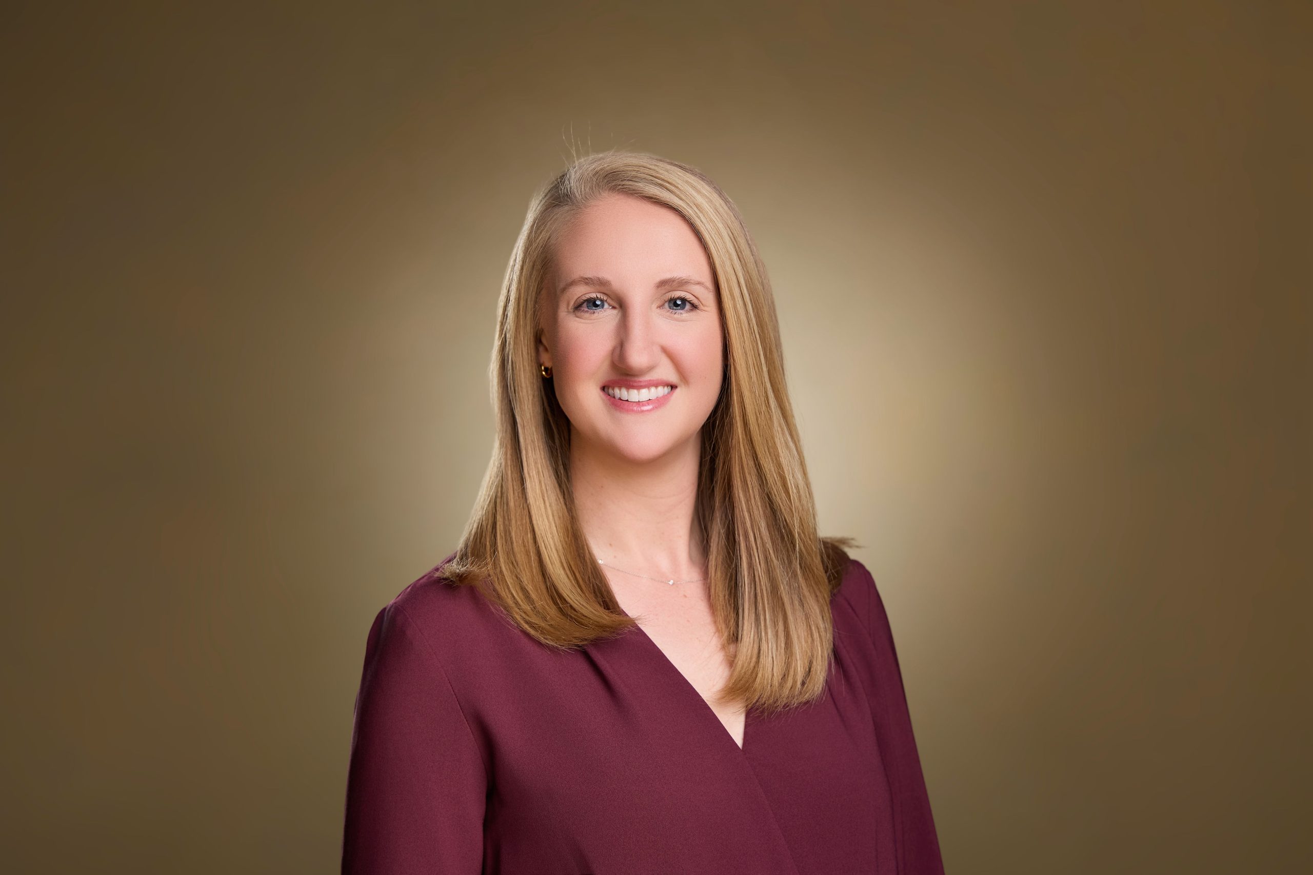Lindsey Lomax headshot